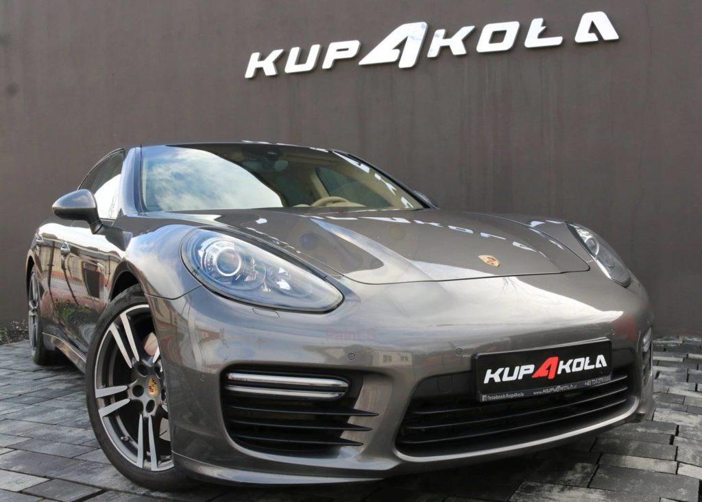 Porsche Panamera GTS 2017, Foto 1