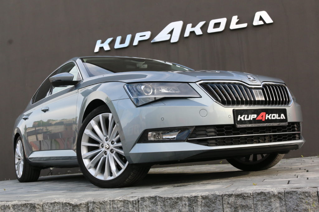 Skoda Superb 2017, photo 1
