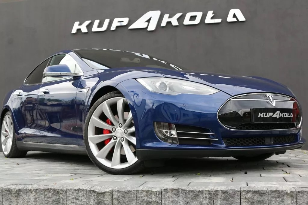 Tesla Model S Performance